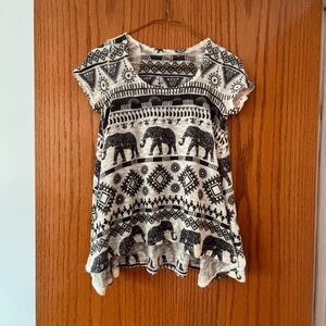 Ladies size small high low style flared tshirt